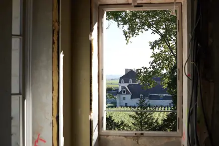 Discover Collection Chateau De Pommard 13