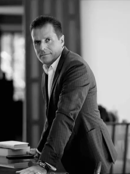 Discover Collection Talent Paul L