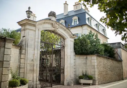 Discover Collection Chateau De Pommard 3